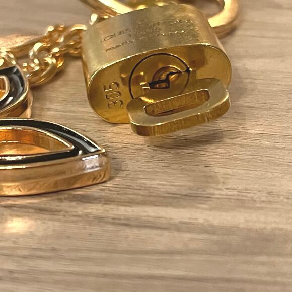 Louis Vuitton lock and key set #305 - Picture 3 of 5